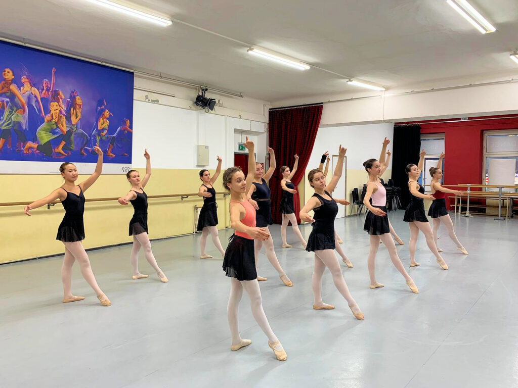 220927Ballett Seniors2 Alexandra