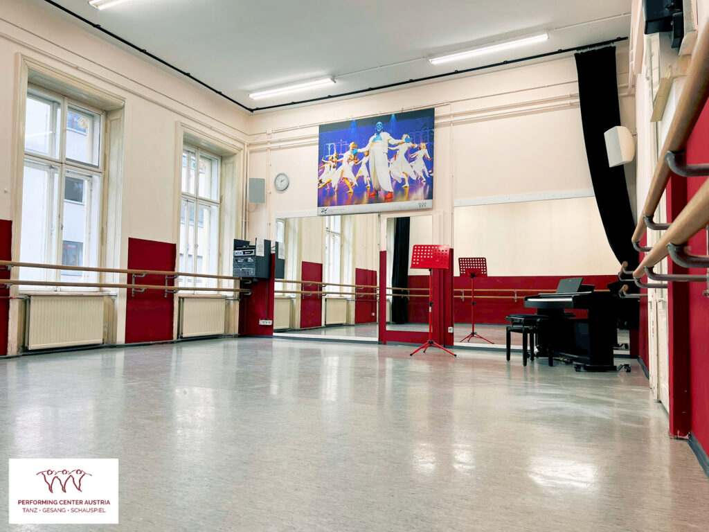 250910Studio 4 IMG 1021PCTM2